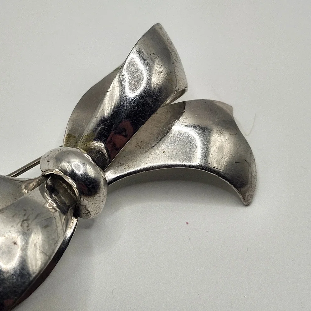 Vintage Silver Tone Bow Brooch Pin Large Ribbon Knot Statement Jewelry‎